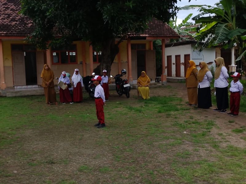 UPACARA BENDERA AWAL SEMESTER GENAP